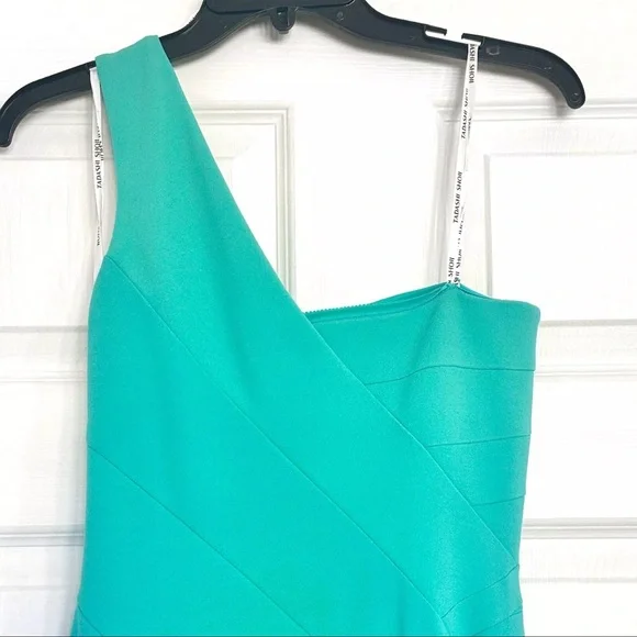 NWT Tadashi Shoji One Shoulder Crepe Gown Asymmetric XS Green